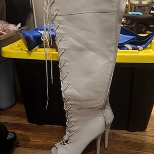 Elegant White Lace-Up Knee-High Boots